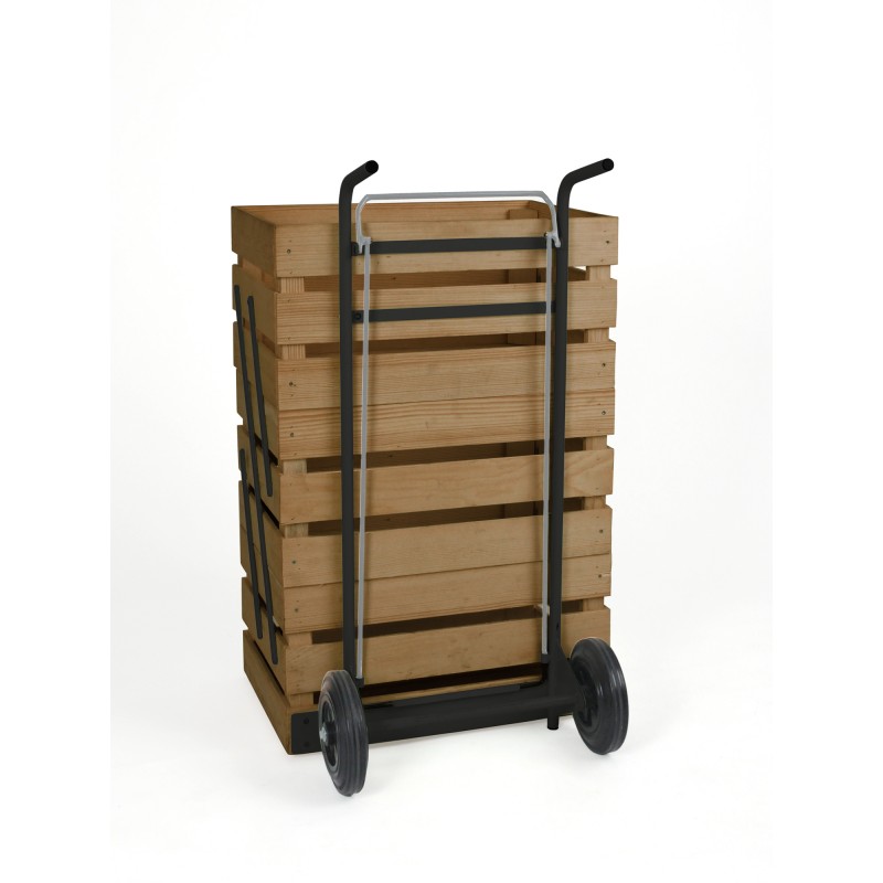 Kisten-Trolley – gestapelte Holzkisten auf Rädern